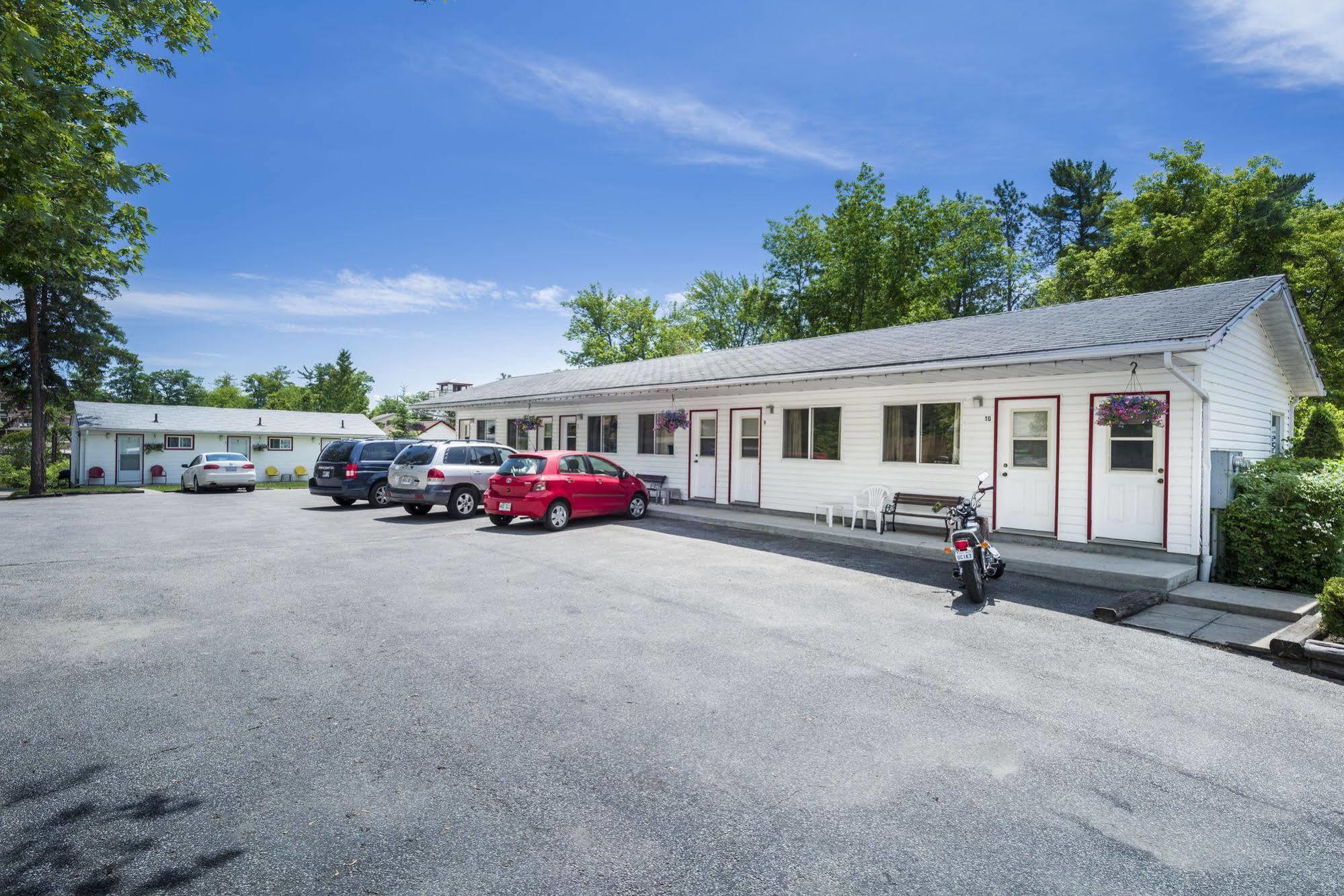 Hollywood Cottages Wasaga Beach Exteriör bild