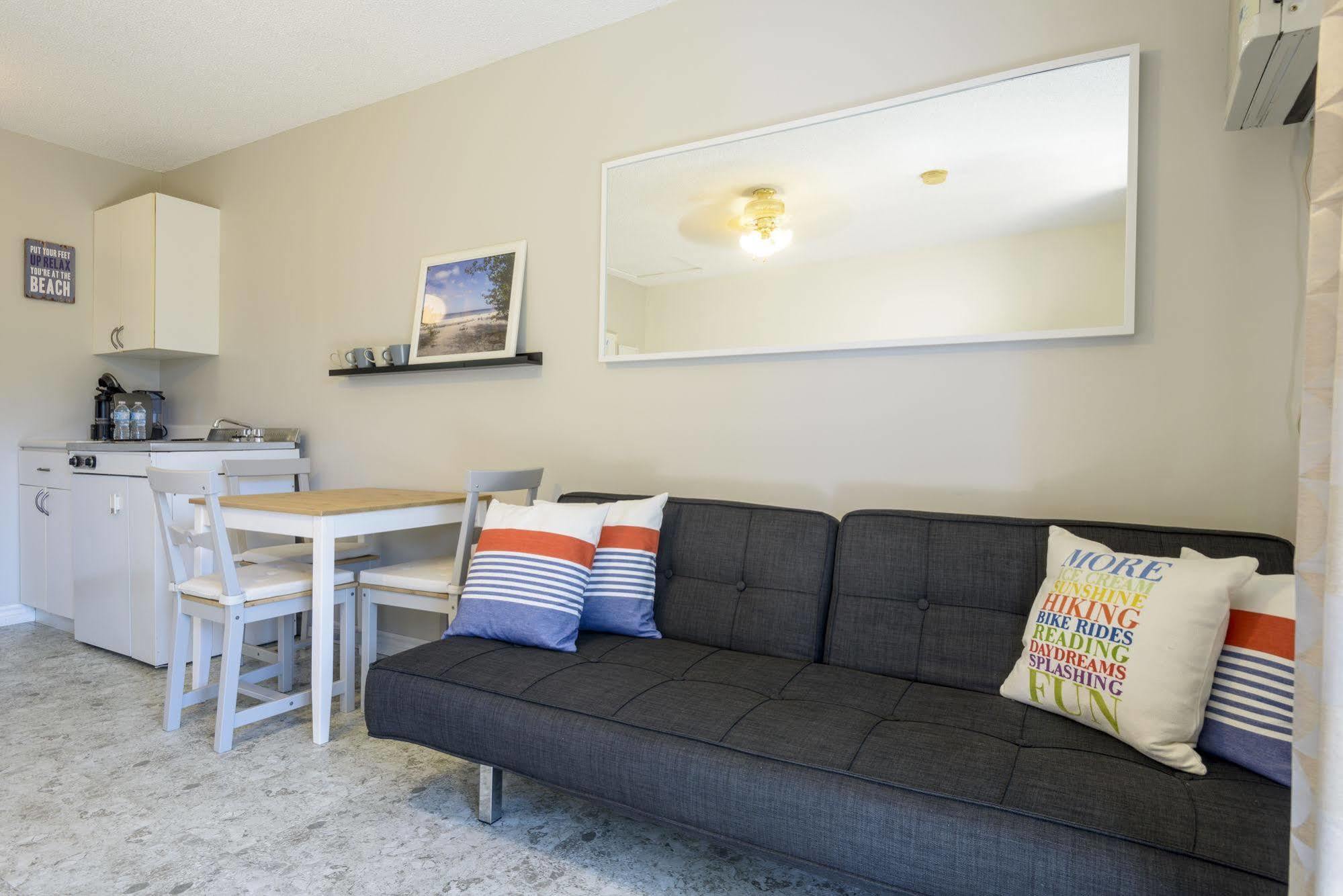 Hollywood Cottages Wasaga Beach Exteriör bild