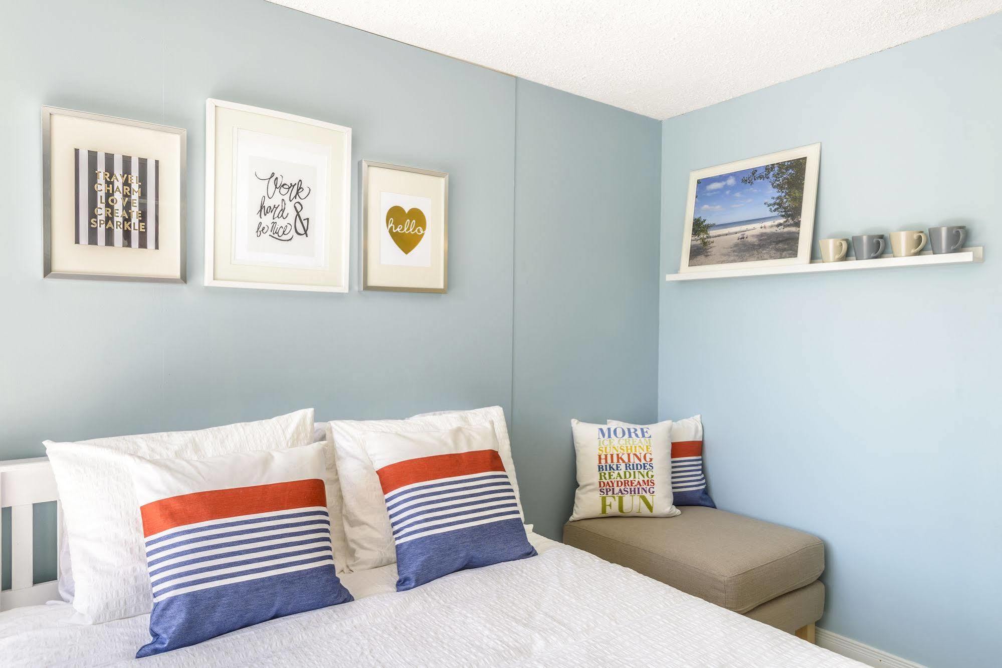 Hollywood Cottages Wasaga Beach Exteriör bild