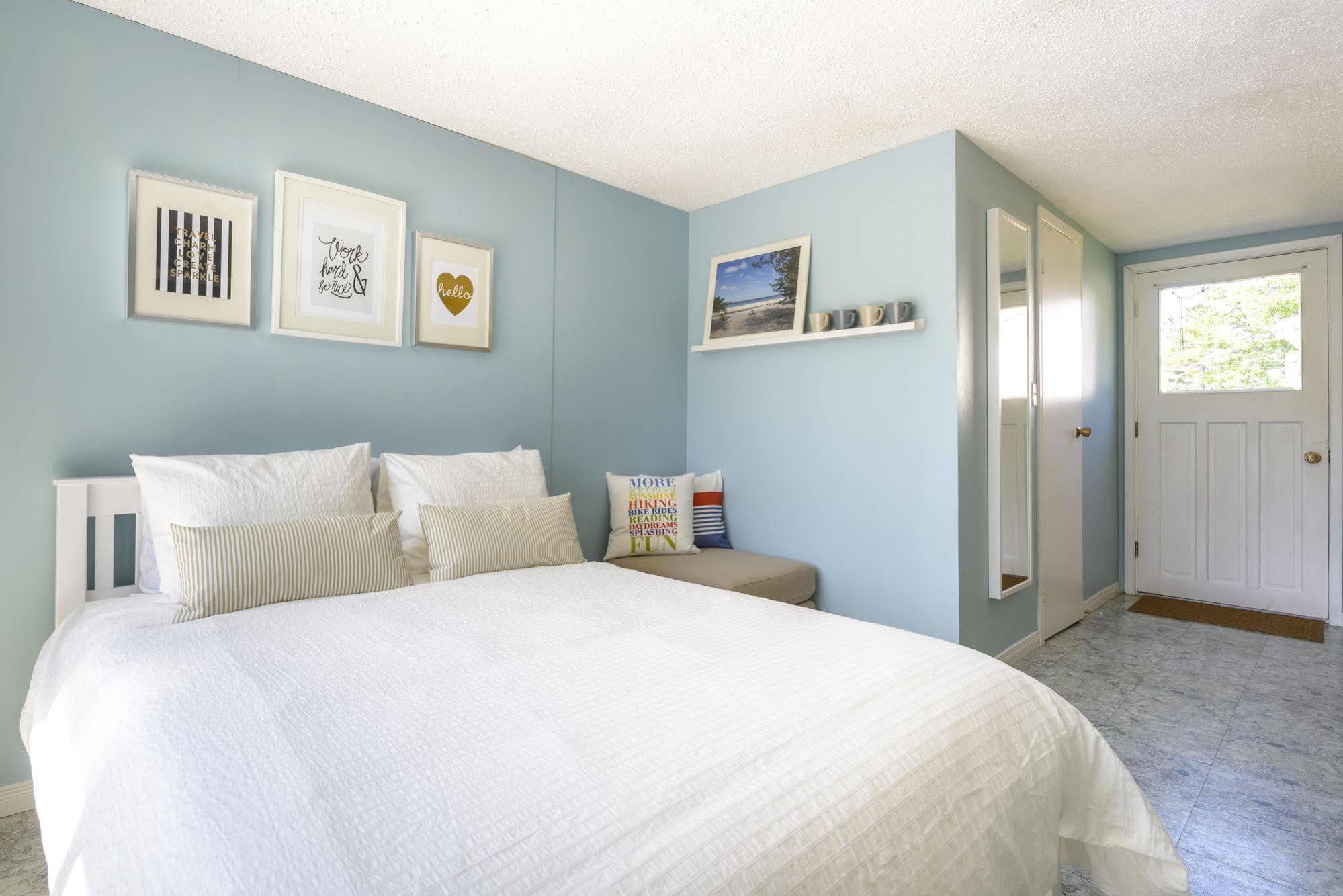 Hollywood Cottages Wasaga Beach Exteriör bild