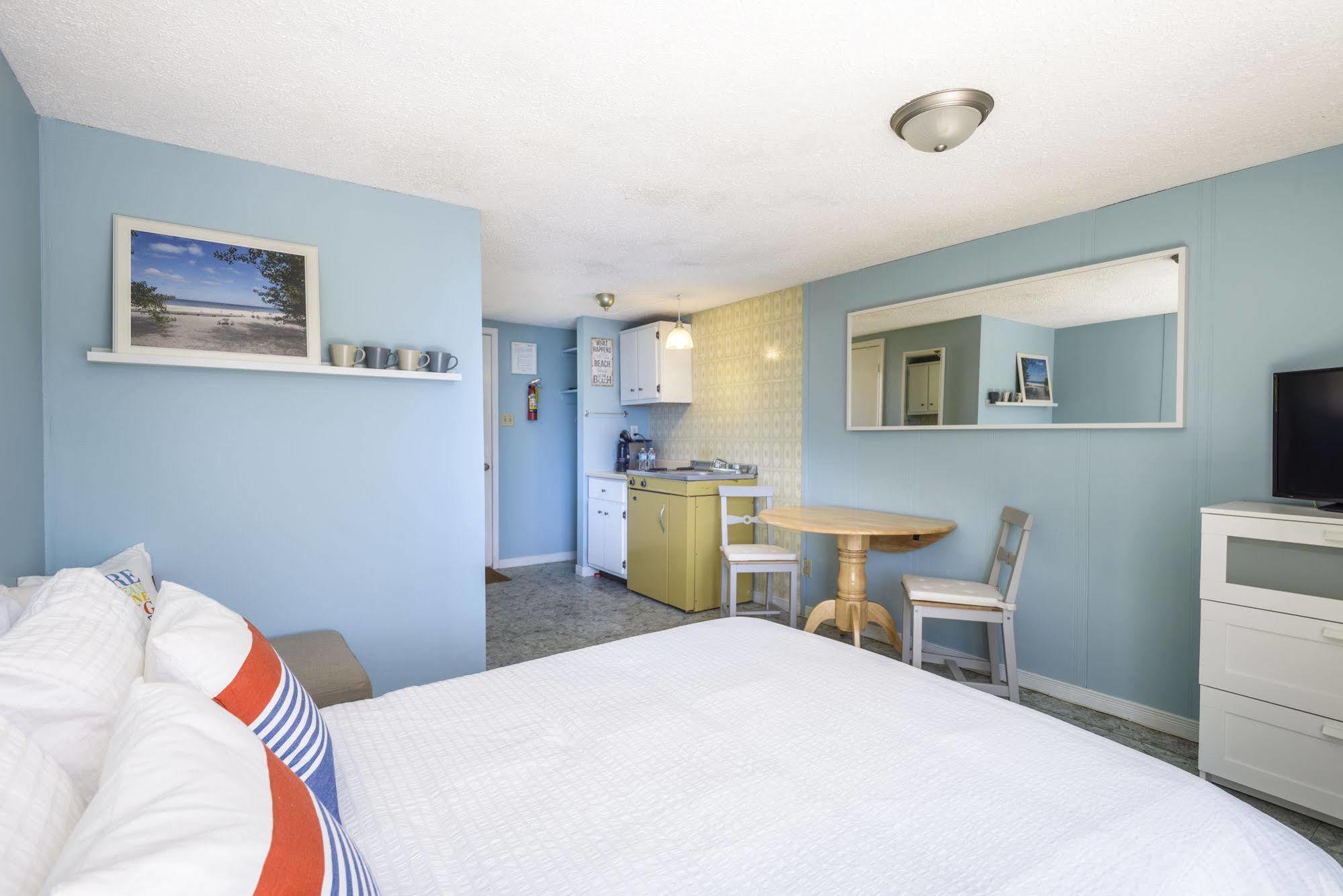 Hollywood Cottages Wasaga Beach Exteriör bild